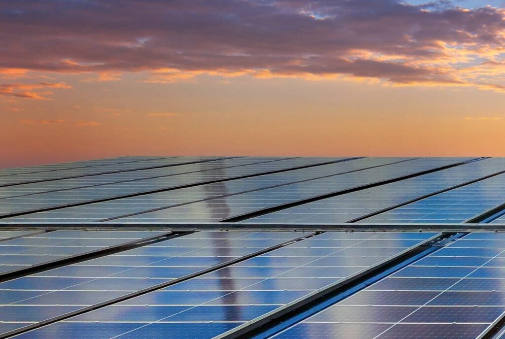 valorisation financiere - industrie photovoltaïque, l'énergie, l'un des secteurs les moins exposés au défaut de crédit et à la faillite