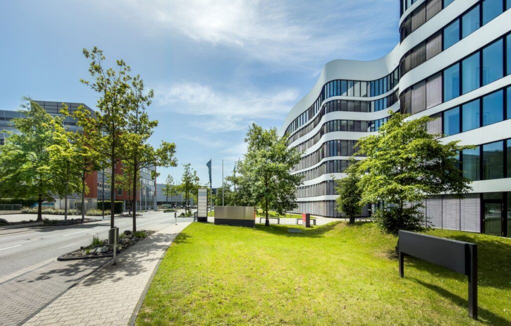 Office building: real estate activities, one of the most resilient sectors in the study